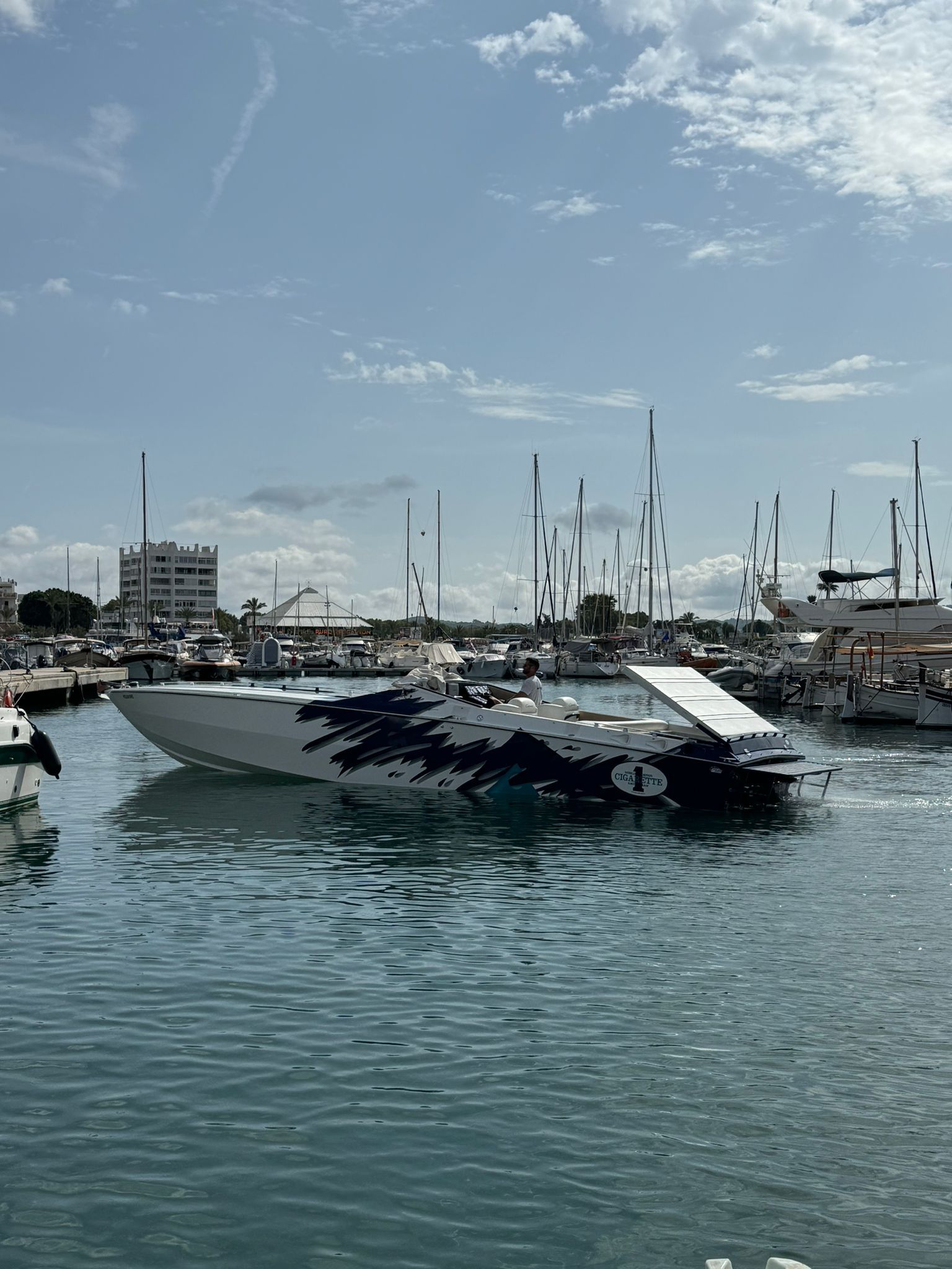 1997 Cigarette Top Gun 38