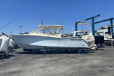 Grady-White Freedom 335