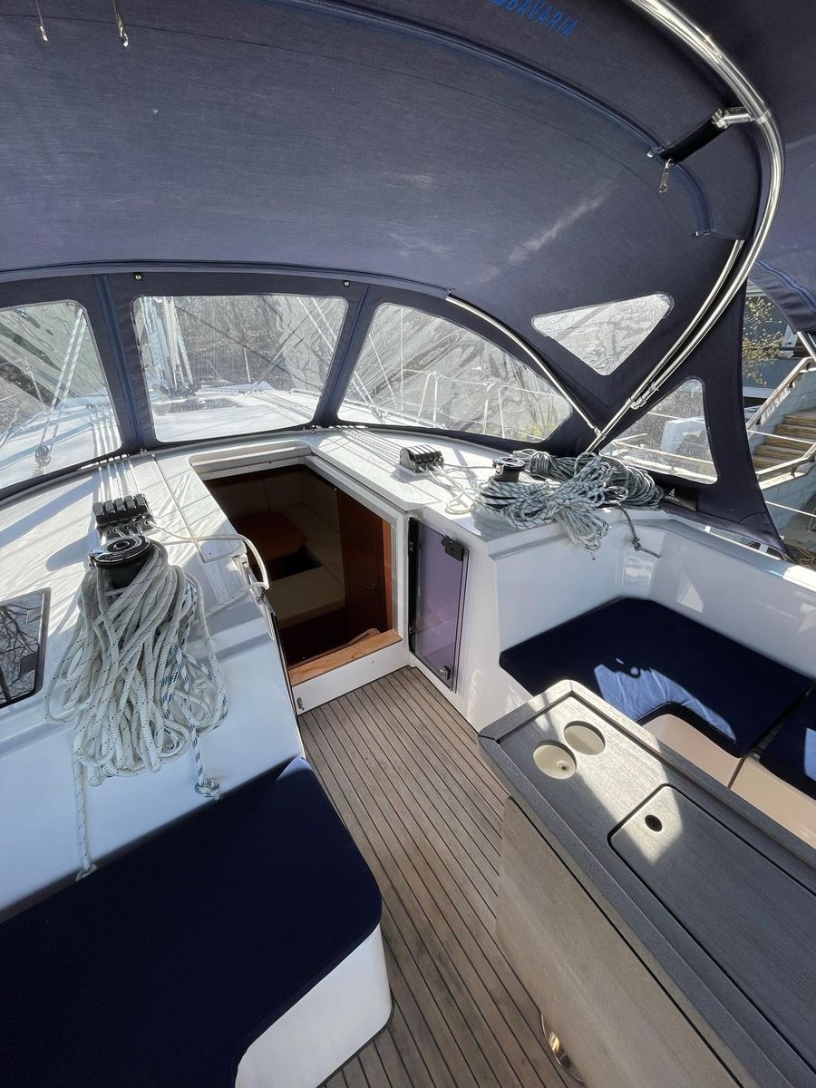 2023 Bavaria 42 