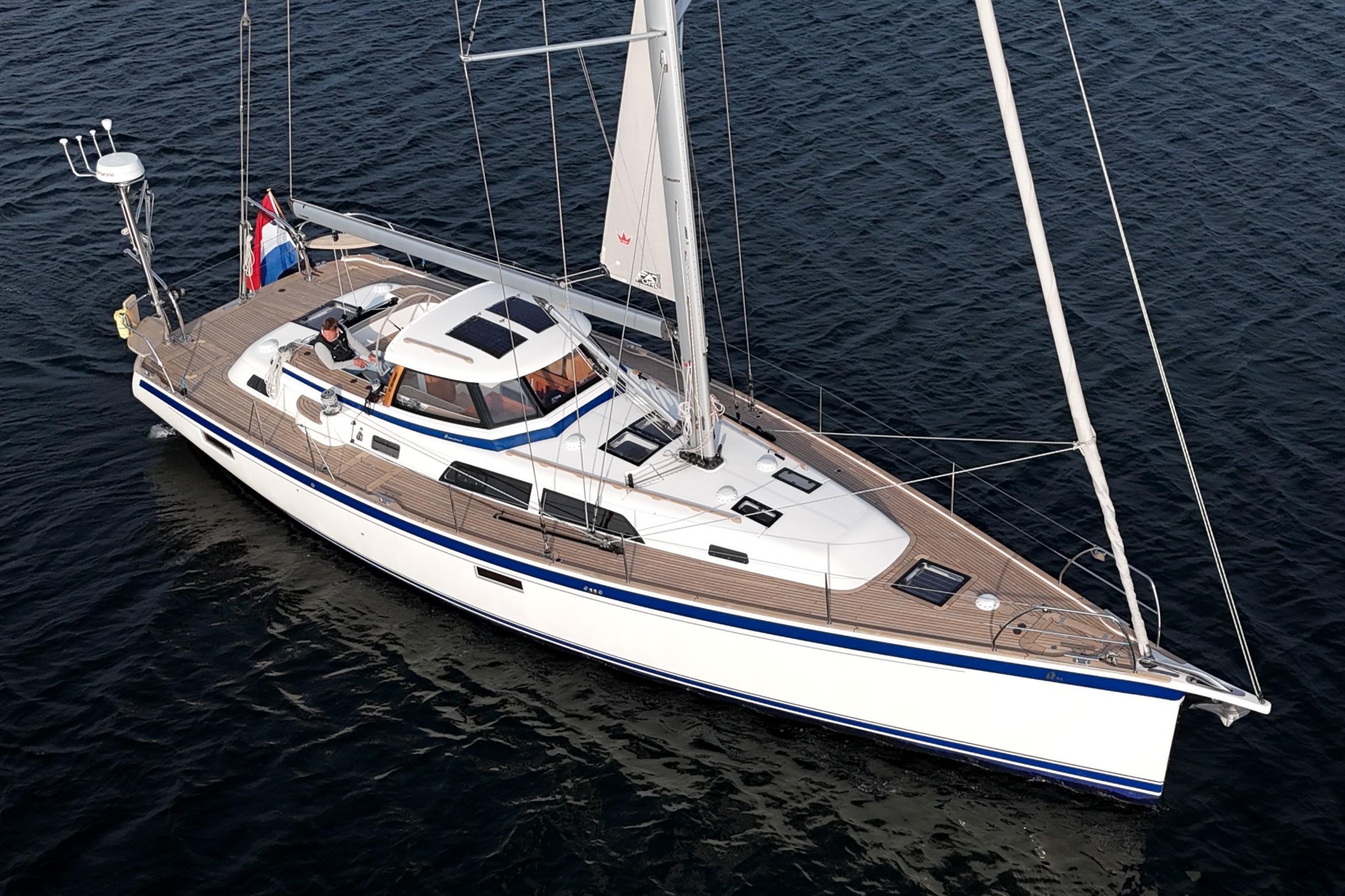 Hallberg-Rassy 44