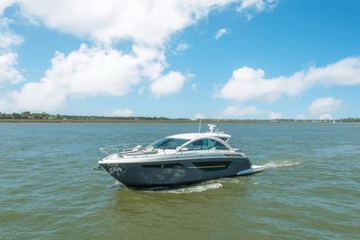 Cruisers Yachts 50 Cantius