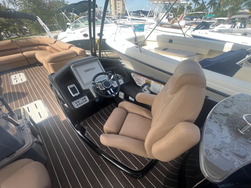 2021 Premier 350 Escalante – Yacht Sales and Services