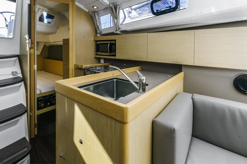 Porteno Yacht Photos Pics 