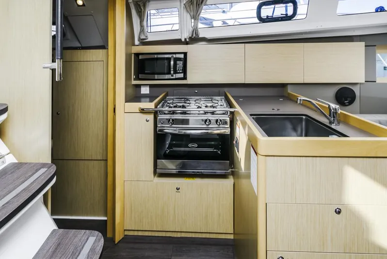 Porteno Yacht Photos Pics 