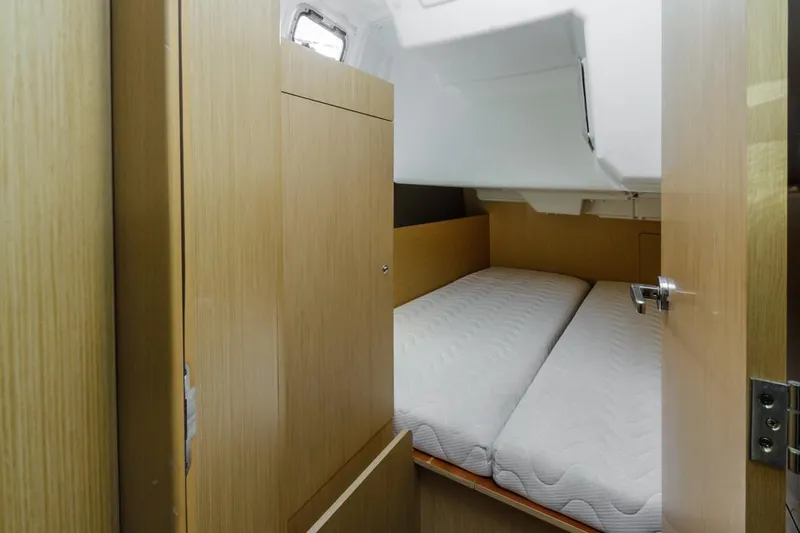 Porteno Yacht Photos Pics 