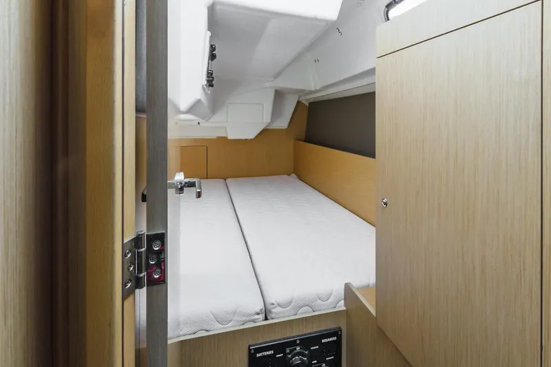 Porteno Yacht Photos Pics 