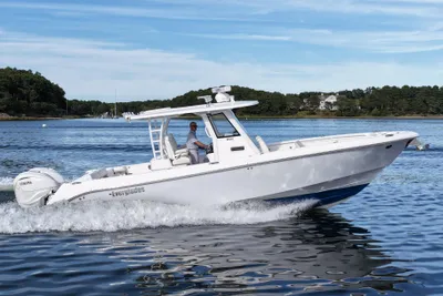 Everglades 335 Center Console