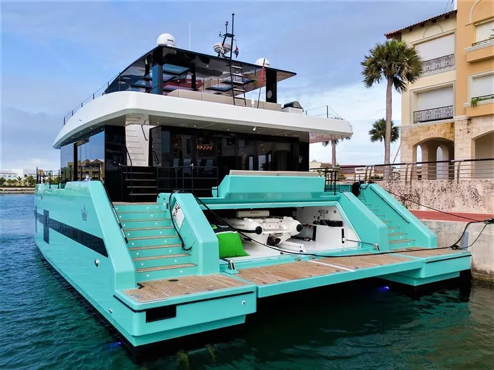 Rockstar 2.0 Yacht Photos Pics 