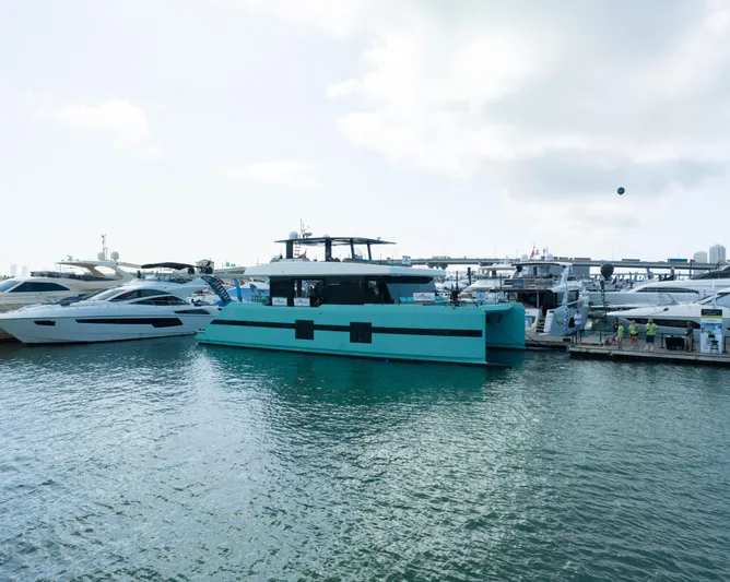 Rockstar 2.0 Yacht Photos Pics 