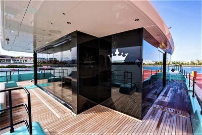Yacht
