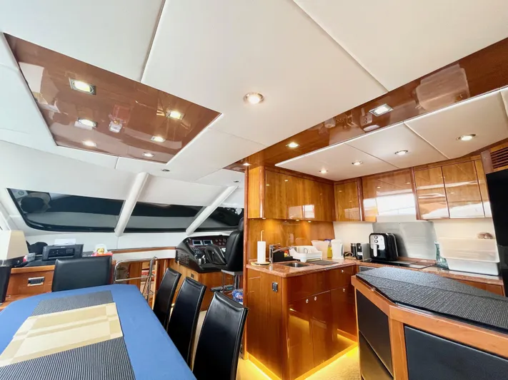 Ellyn Yacht Photos Pics Sunseeker Manhattan 70 (2010)