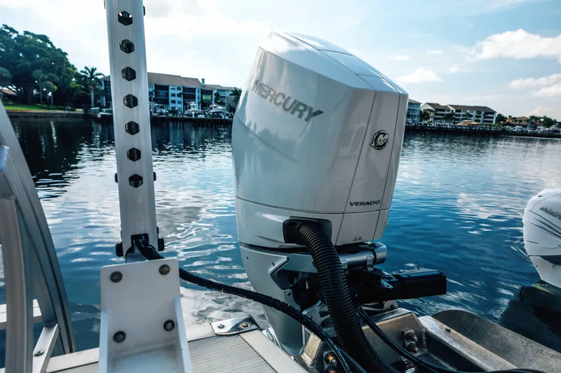 Hold On Yacht Photos Pics Bennington 30 HOLD ON - Mercury Engine