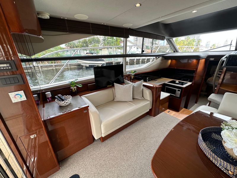 2015 Princess 43