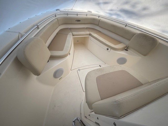 Cobia 277 Center Console