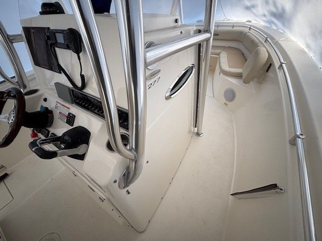 Cobia 277 Center Console