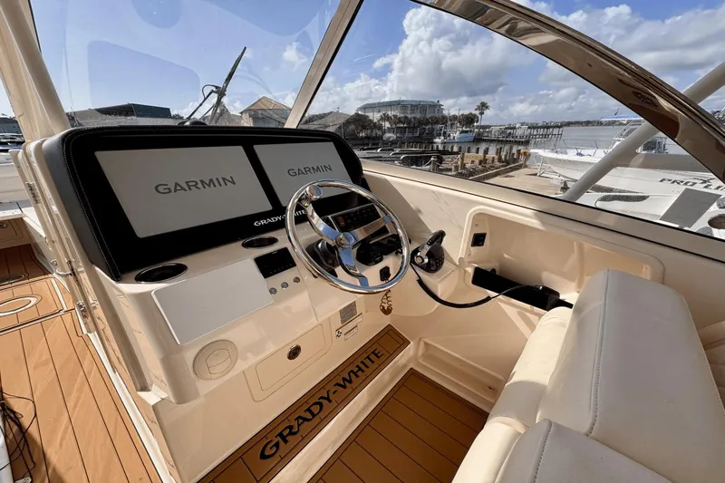 Blue Eyes Yacht Photos Pics 