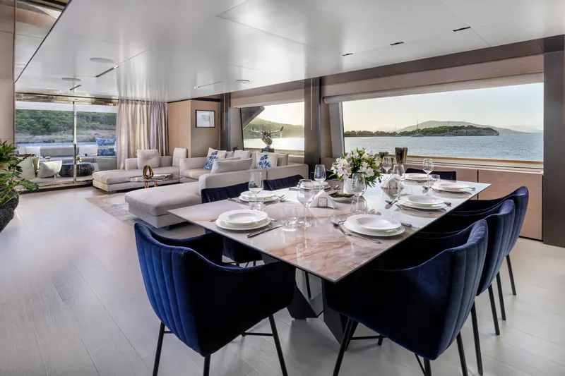 4leon Yacht Photos Pics Salon/ dining table