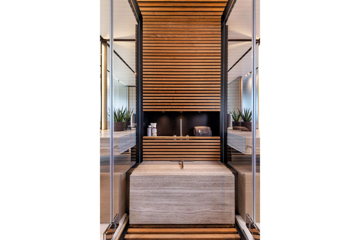 2020 Custom Line 108 