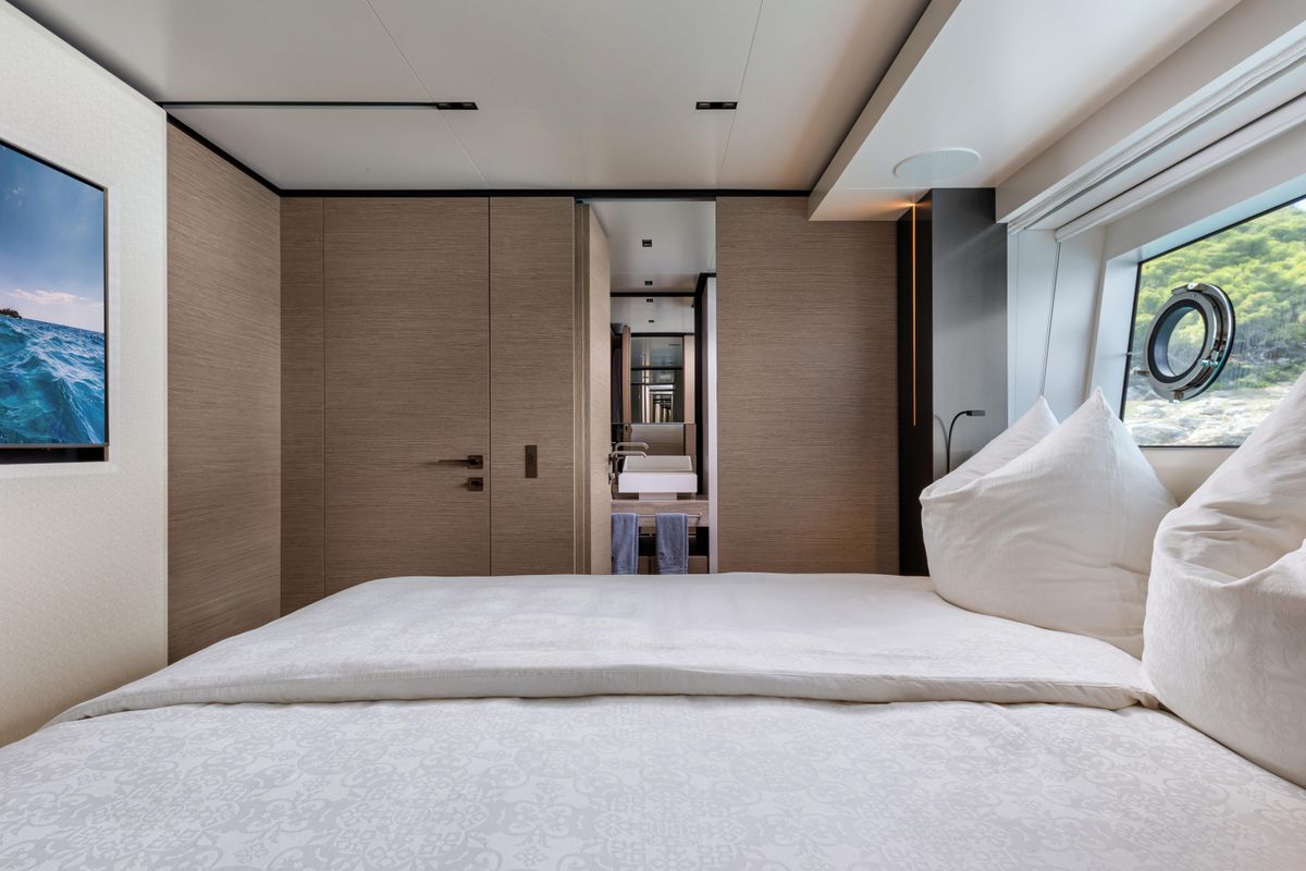 2020 Custom Line 108 