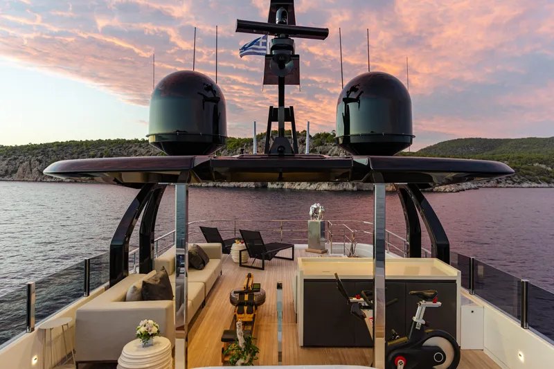 4leon Yacht Photos Pics Sundeck