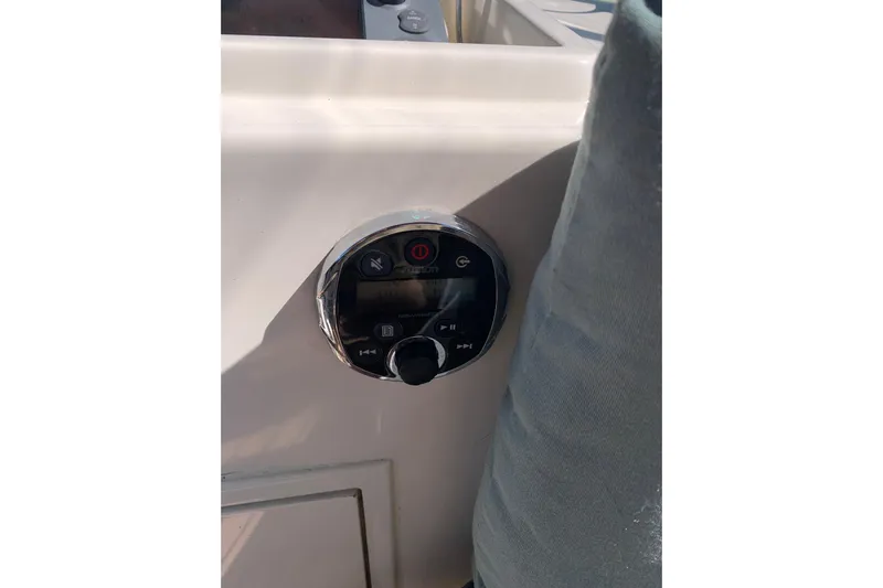 Sea Trial Yacht Photos Pics Control panel on 1991 Hatteras 40 Motor Yacht dashboard.