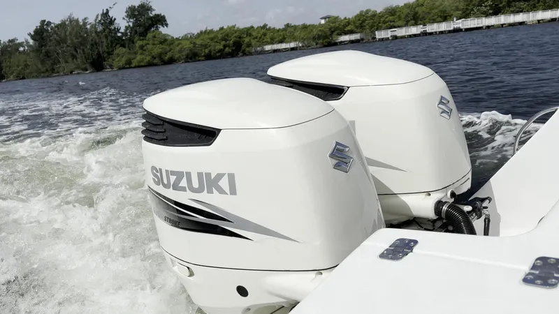 32 Intrepid Cuddy Twin Suzuki Yacht Photos Pics 