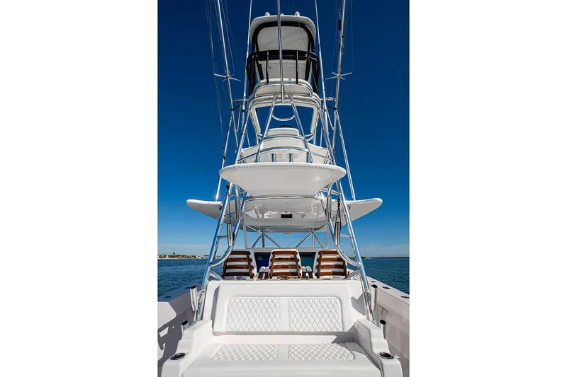  Yacht Photos Pics Sparks 46 yacht, 2025 model, featuring a sleek tower design against a clear blue sky.