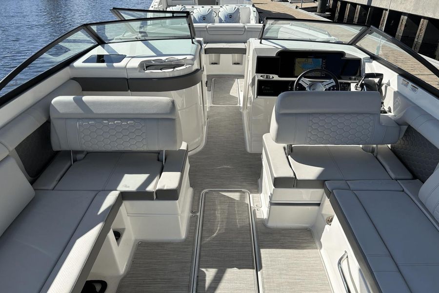 2023 Sea Ray 290 SDX OB