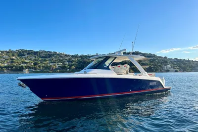 2022 Tiara Yachts 34 LS