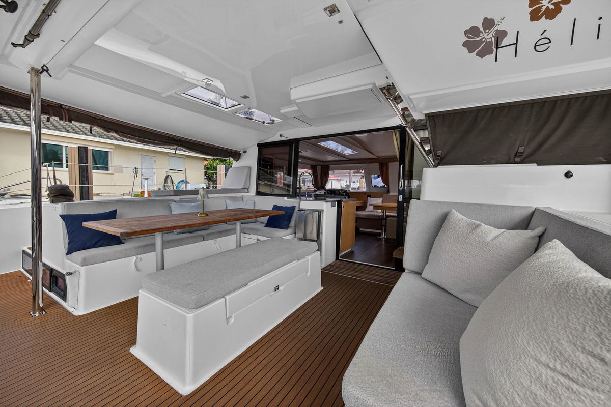 2014 Fountaine Pajot 44 