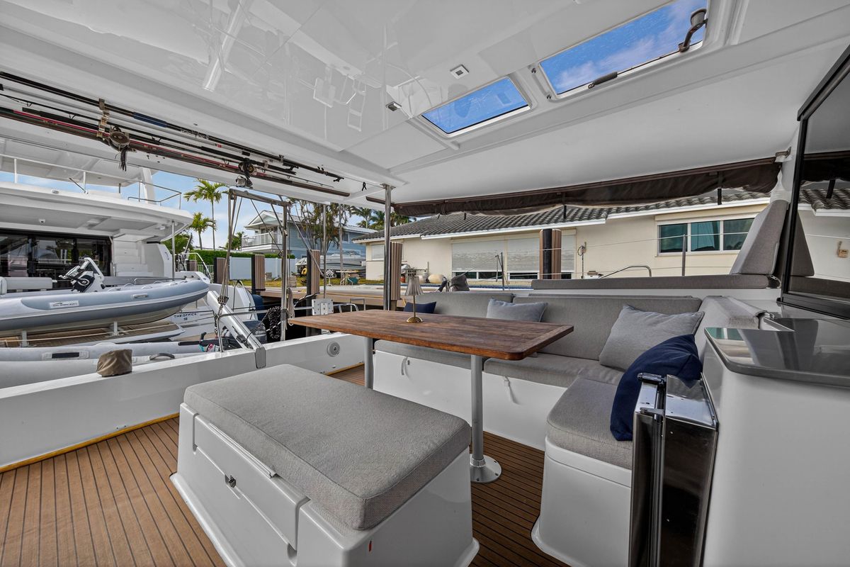 2014 Fountaine Pajot 44 