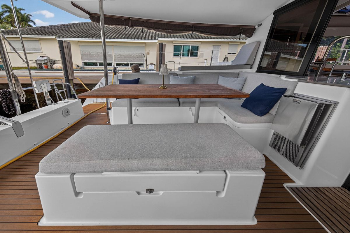 2014 Fountaine Pajot 44 