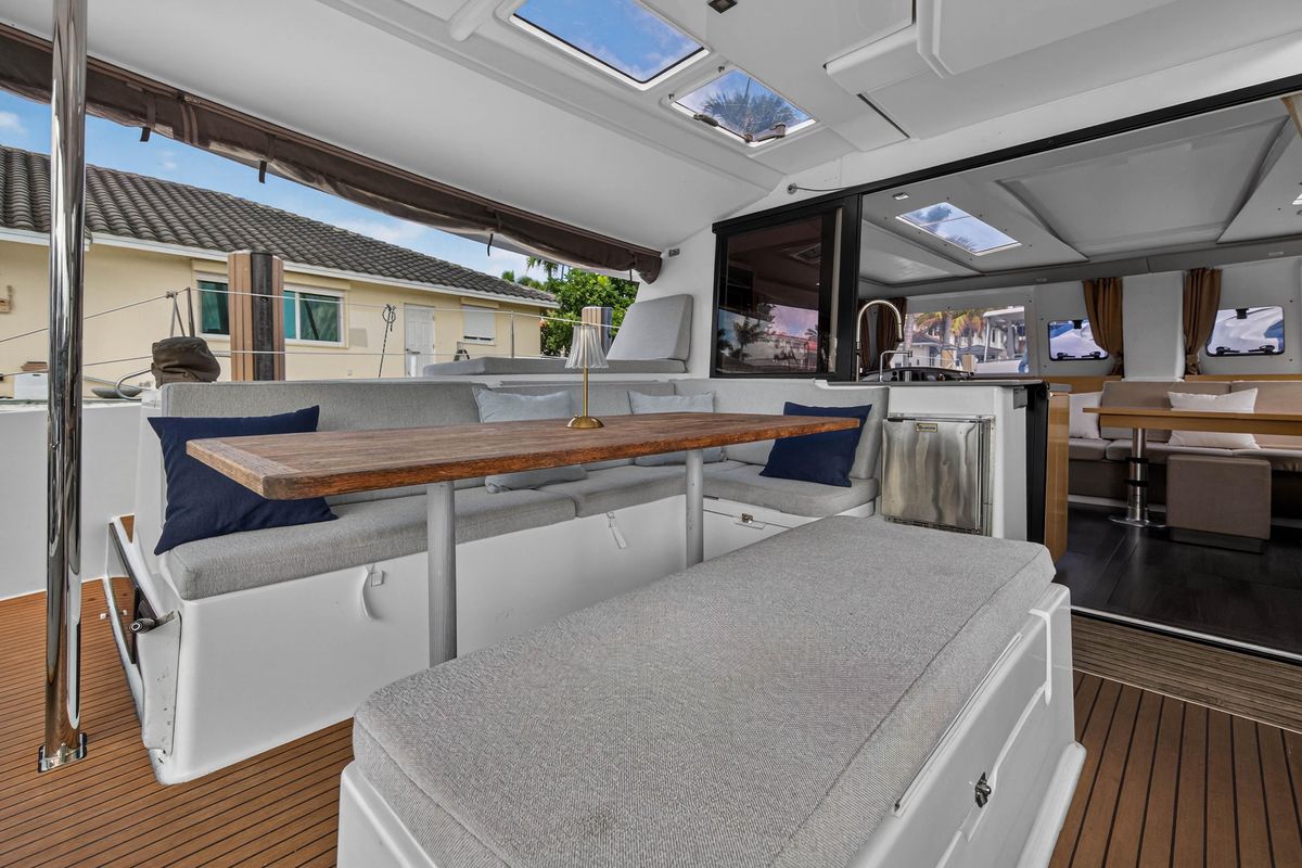 2014 Fountaine Pajot 44 
