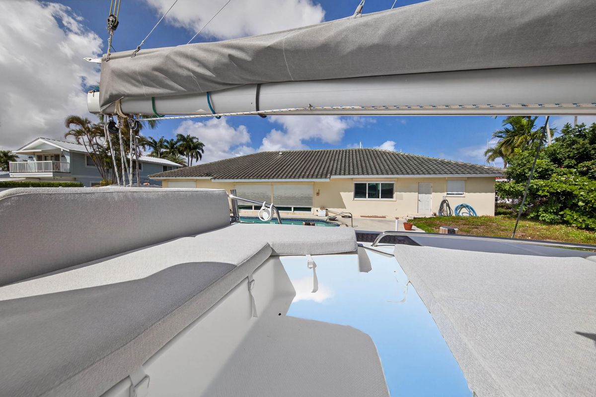 2014 Fountaine Pajot 44 