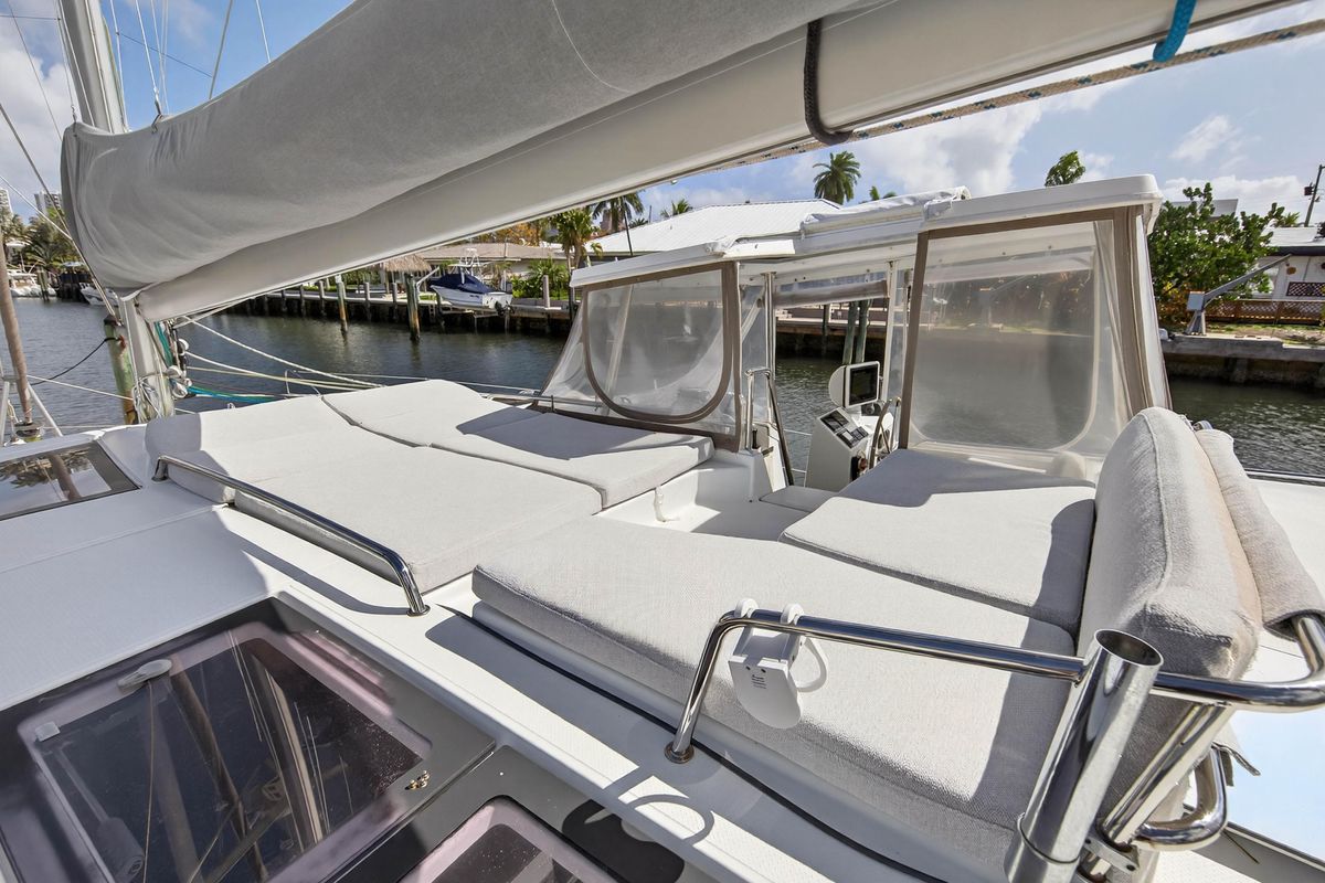 2014 Fountaine Pajot 44 