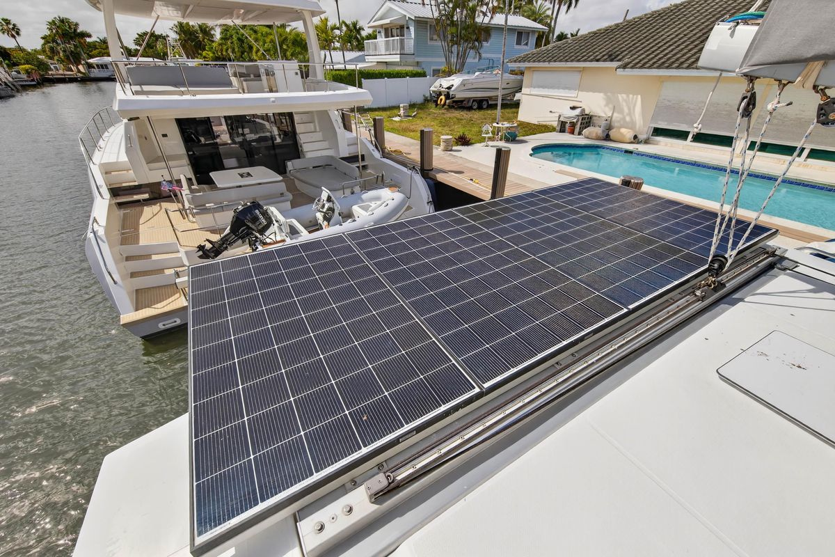 2014 Fountaine Pajot 44 