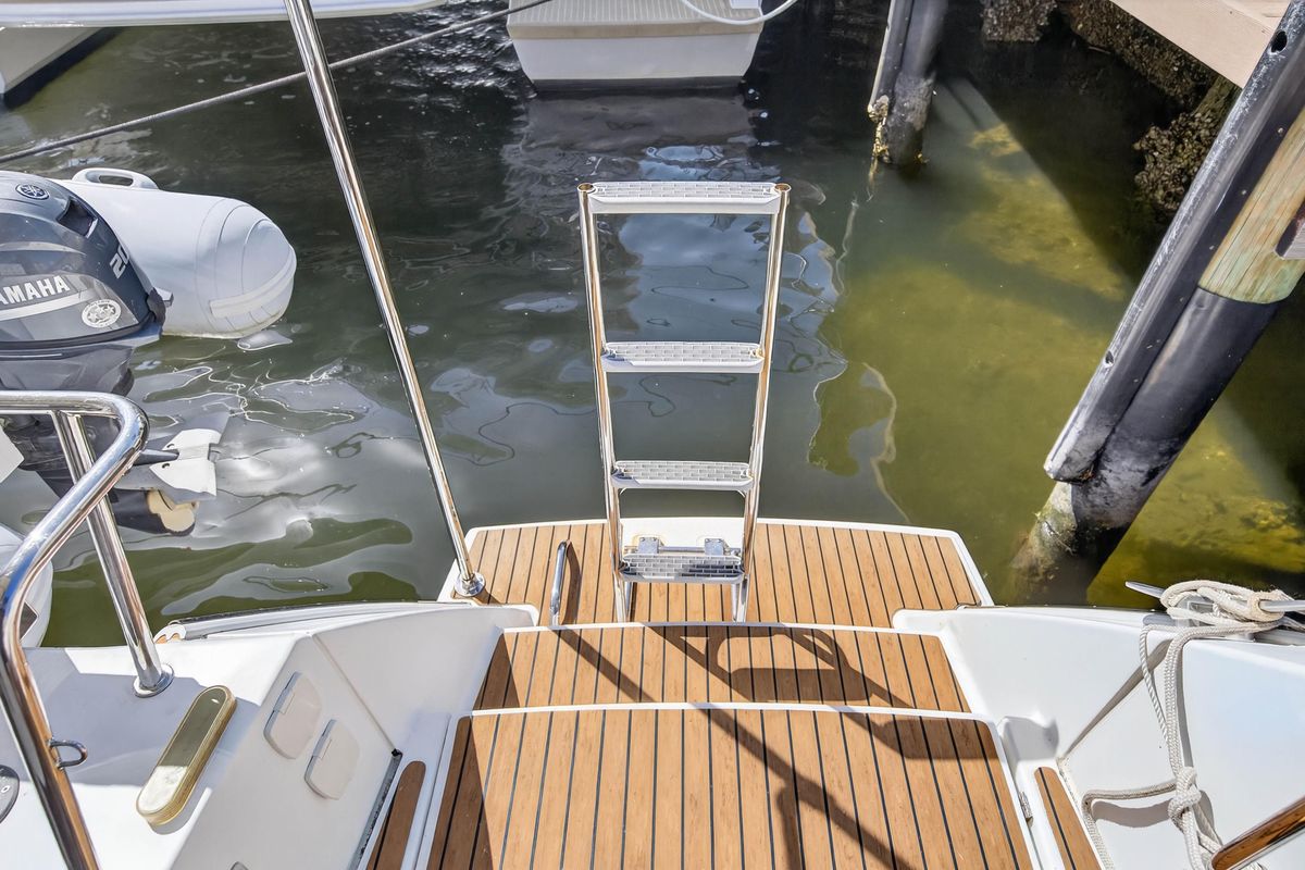 2014 Fountaine Pajot 44 