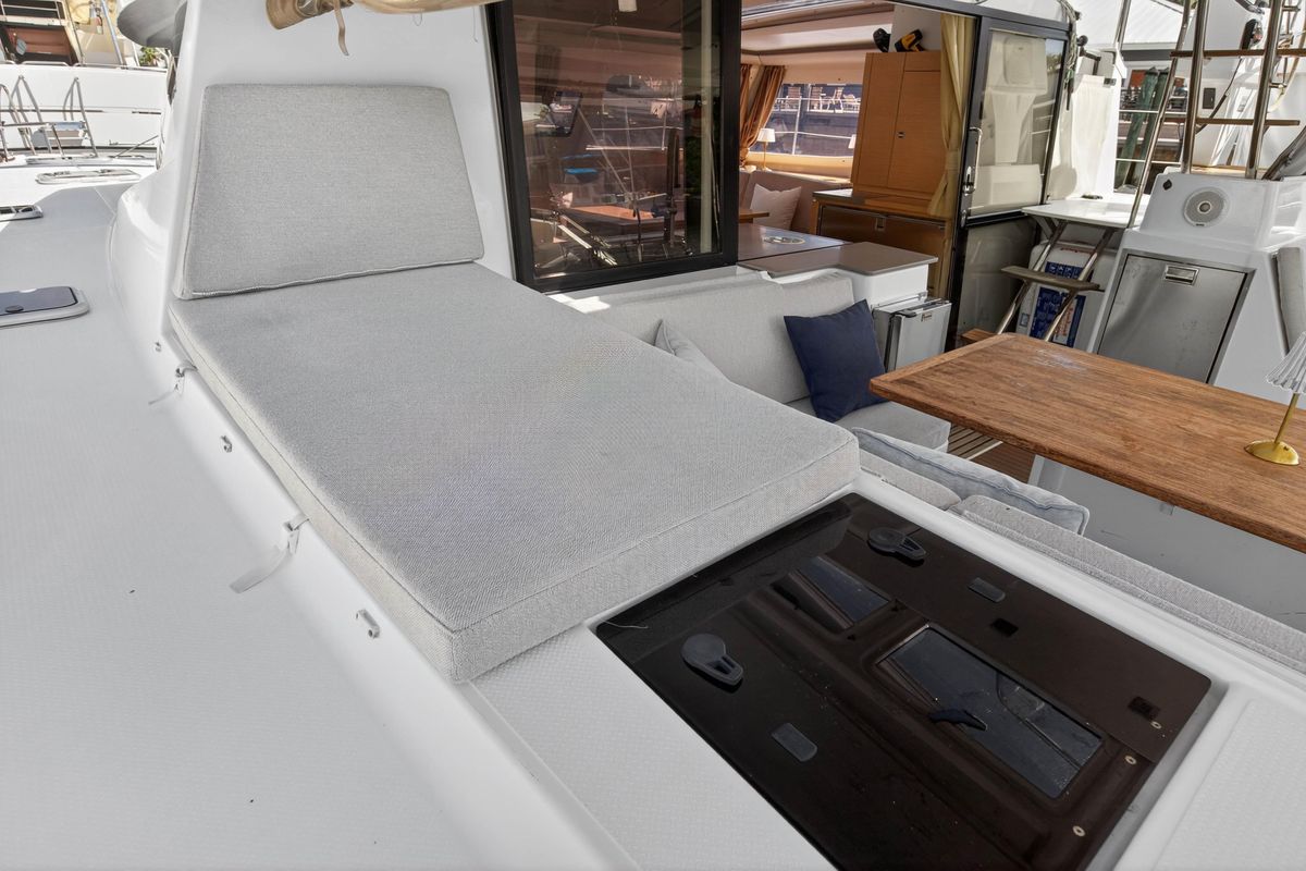 2014 Fountaine Pajot 44 