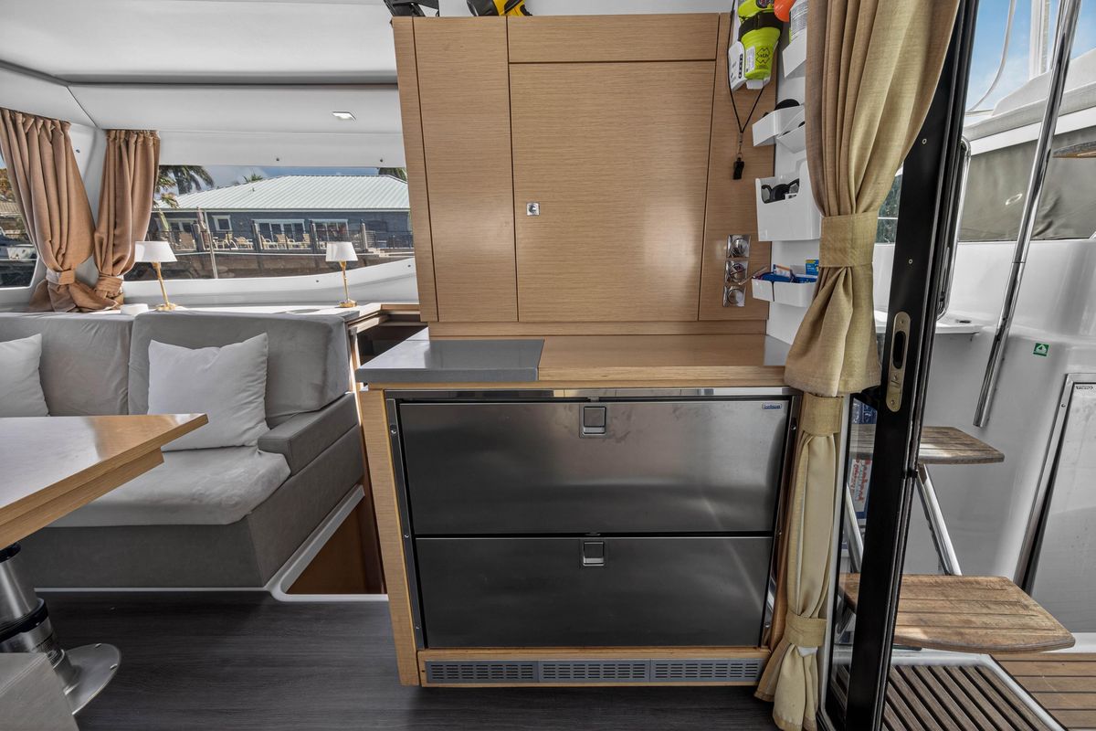 2014 Fountaine Pajot 44 