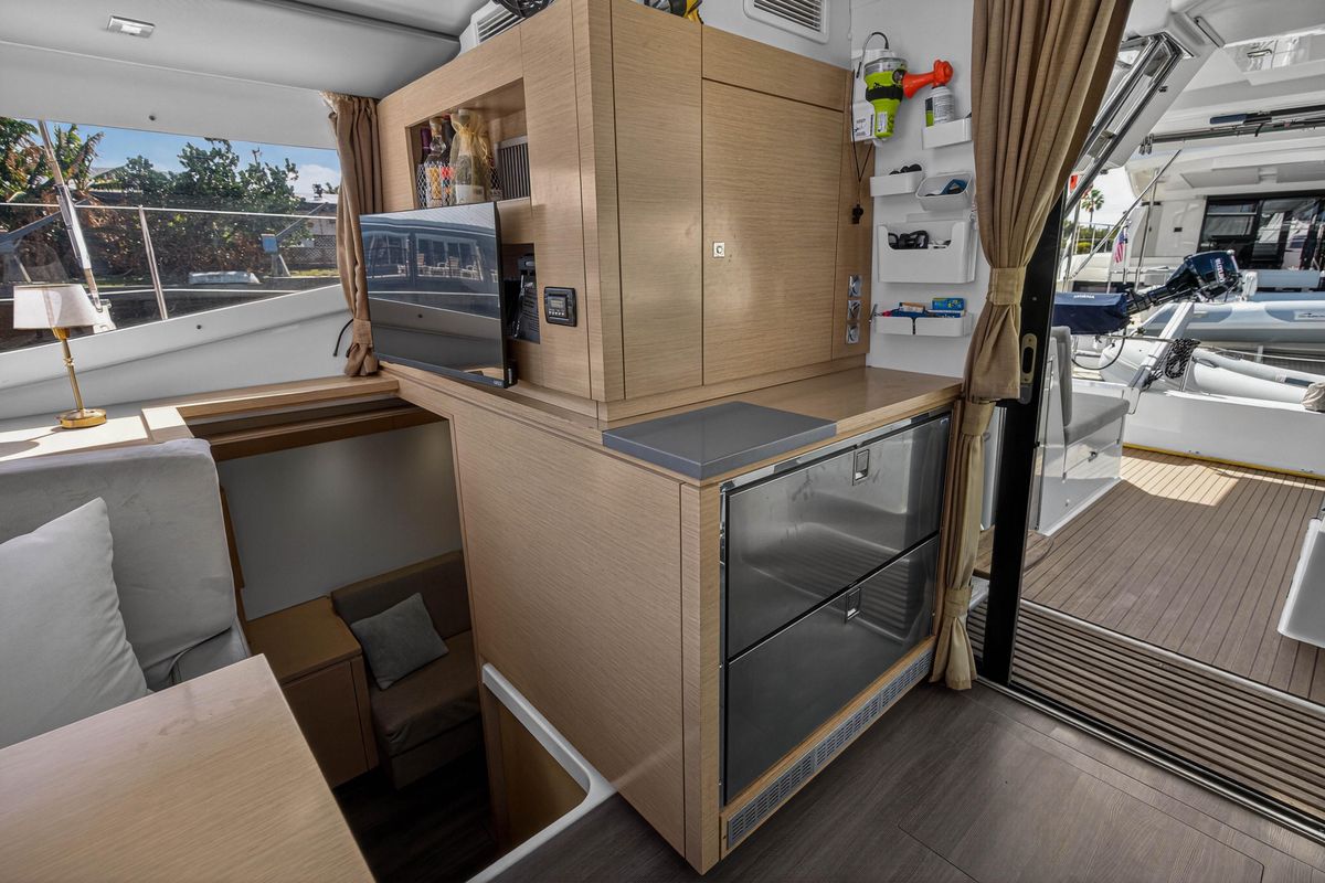 2014 Fountaine Pajot 44 