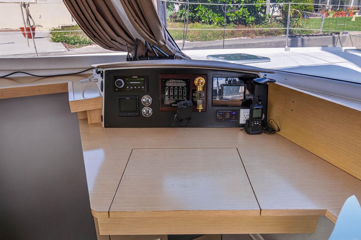 2014 Fountaine Pajot 44 