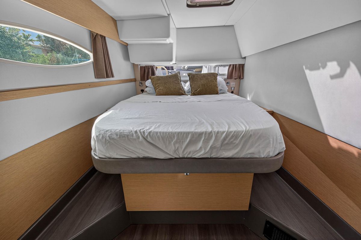 2014 Fountaine Pajot 44 