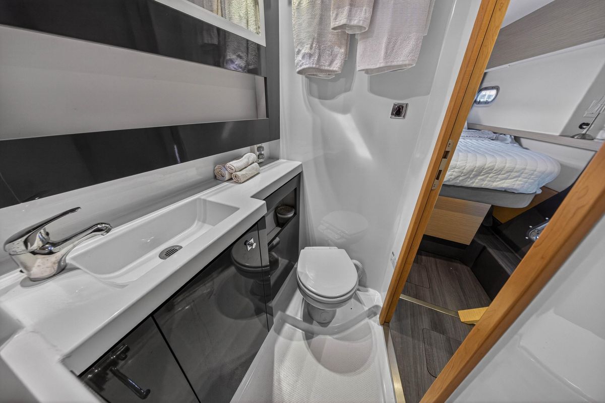 2014 Fountaine Pajot 44 