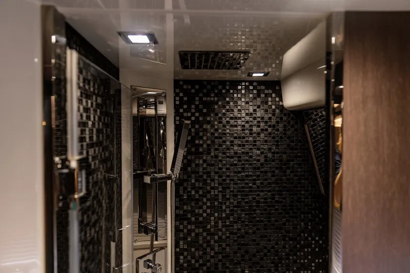 Sn: 213063 Yacht Photos Pics 