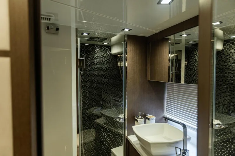 Sn: 213063 Yacht Photos Pics 