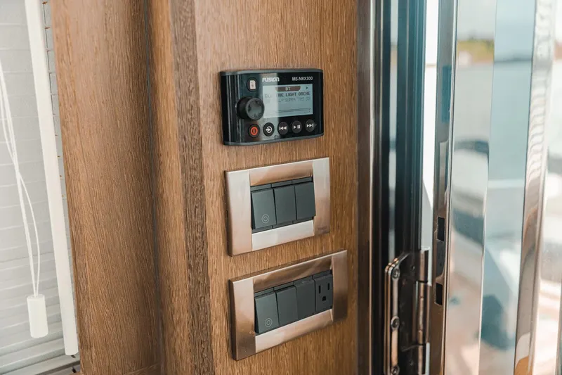 Sn: 213063 Yacht Photos Pics 