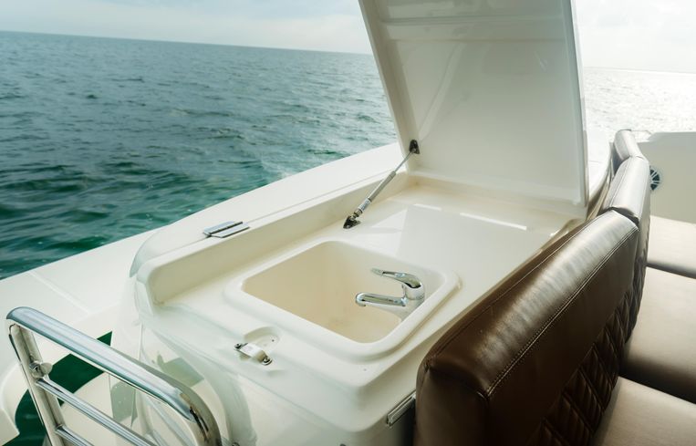 2011-50-maritimo-a50-aegean-enclosed