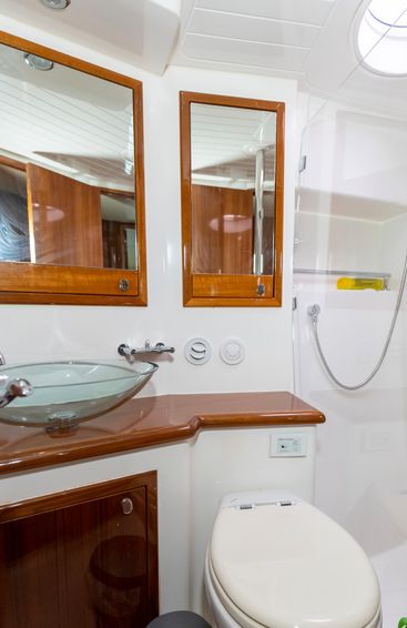 2011-50-maritimo-a50-aegean-enclosed