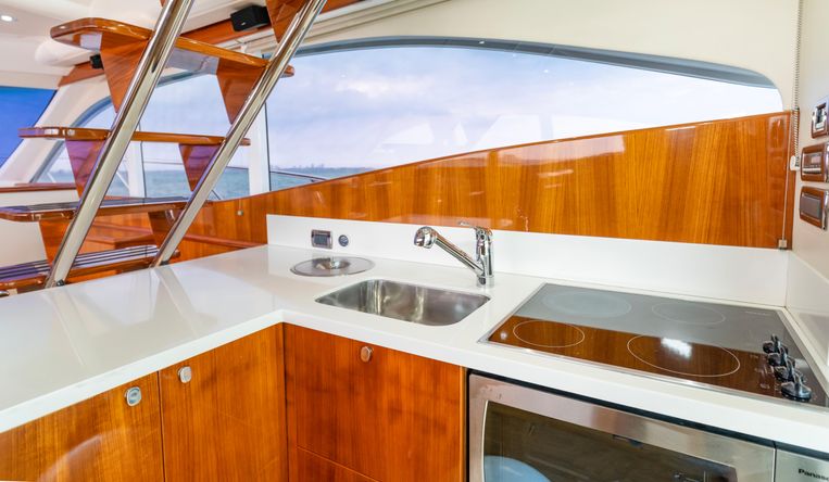 2011-50-maritimo-a50-aegean-enclosed