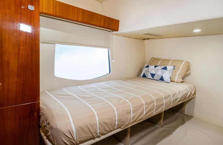 2011-50-maritimo-a50-aegean-enclosed